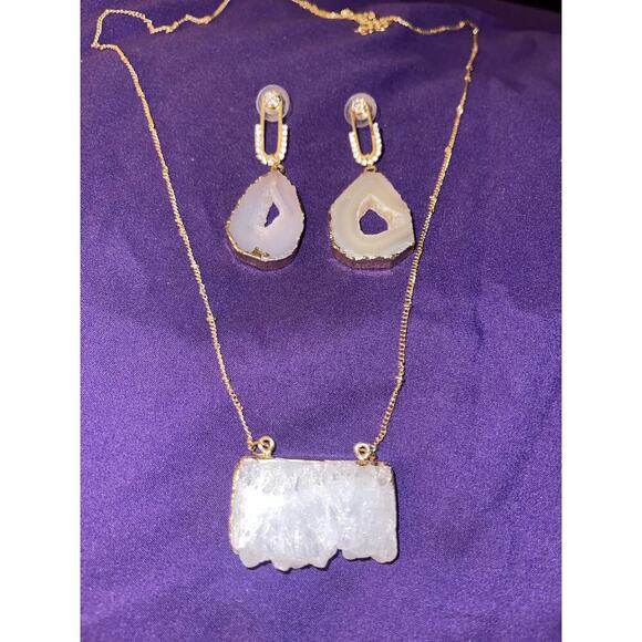 NWOT Quartz Rhinestone Necklace & Earring Set - Picture 2 of 2